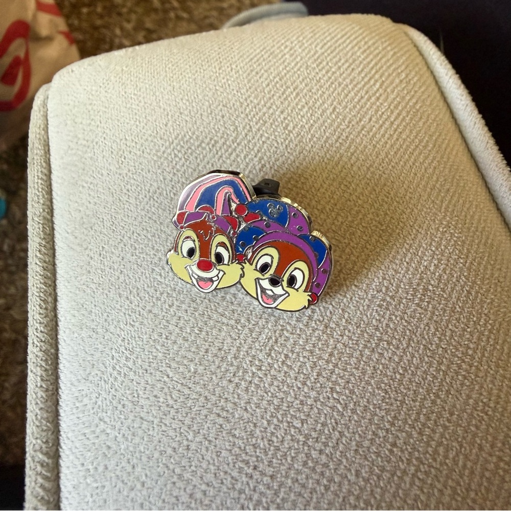 Disney Chip and Dale trading pin